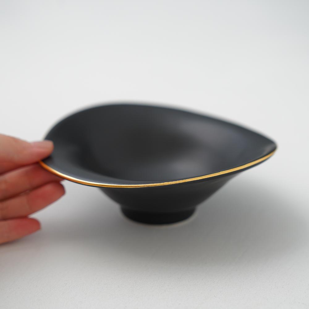 黒マット（渕金）なぶり取鉢