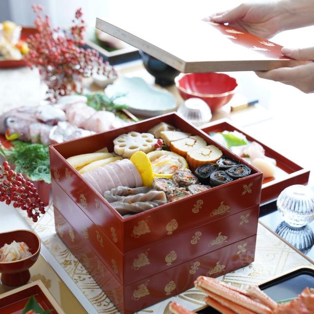 Christian Dior　ディオール 三段重　重箱　おせち　正月 和食器 Christian Dior ディオール 三段重 重箱 おせち 正月 和食器