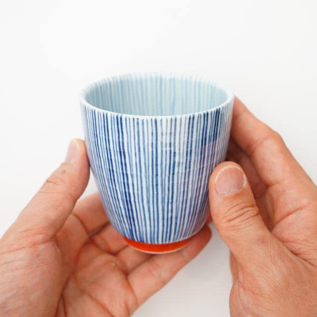 内外千筋 湯呑 青 ｜ 四季折々のおしゃれな和食器通販サイト FOURGRACE