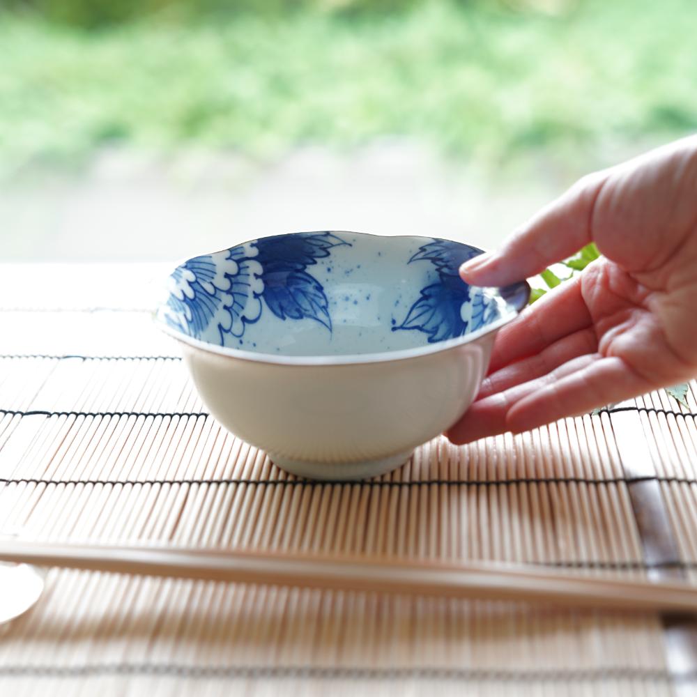 波佐見焼 牡丹唐草 花型小鉢揃（5枚セット）｜ 四季折々の