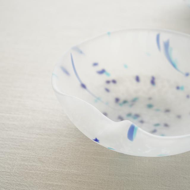 水玉柄　硝子押鉢