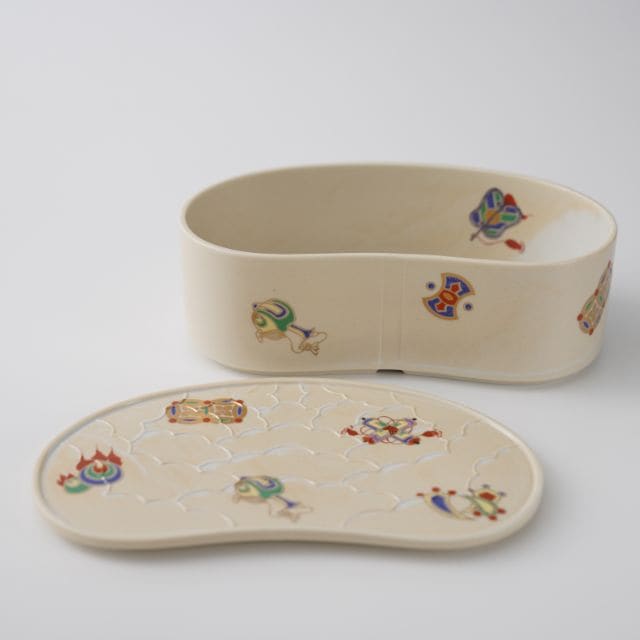 福泉窯 薄白釉七宝宝尽し 繭型蓋物 ARITAYAKI STORE別注＊ 有田焼 福泉