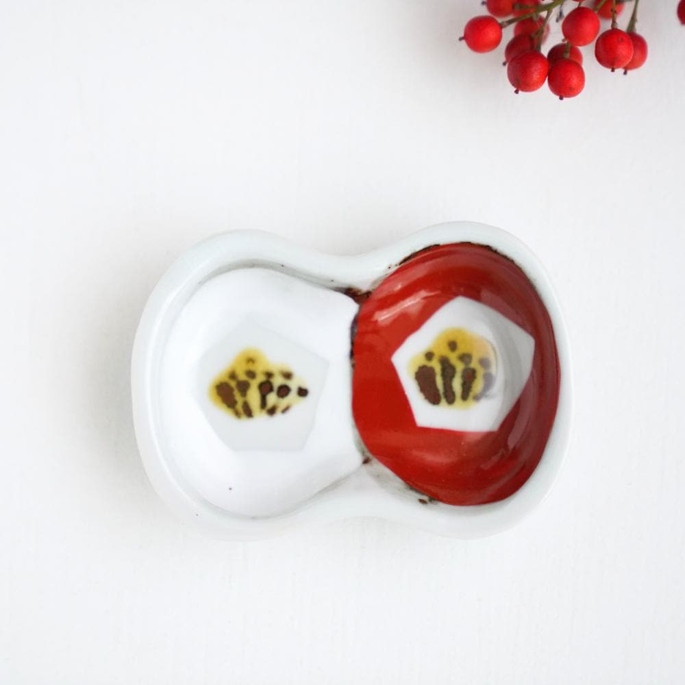 双鳩窯 九谷焼 縁起豆皿 紅白椿 ｜ 四季折々のおしゃれな和食器通販