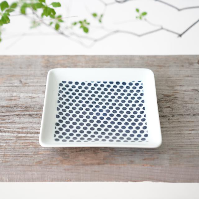 ドット　Ｗ角皿　Ｍ