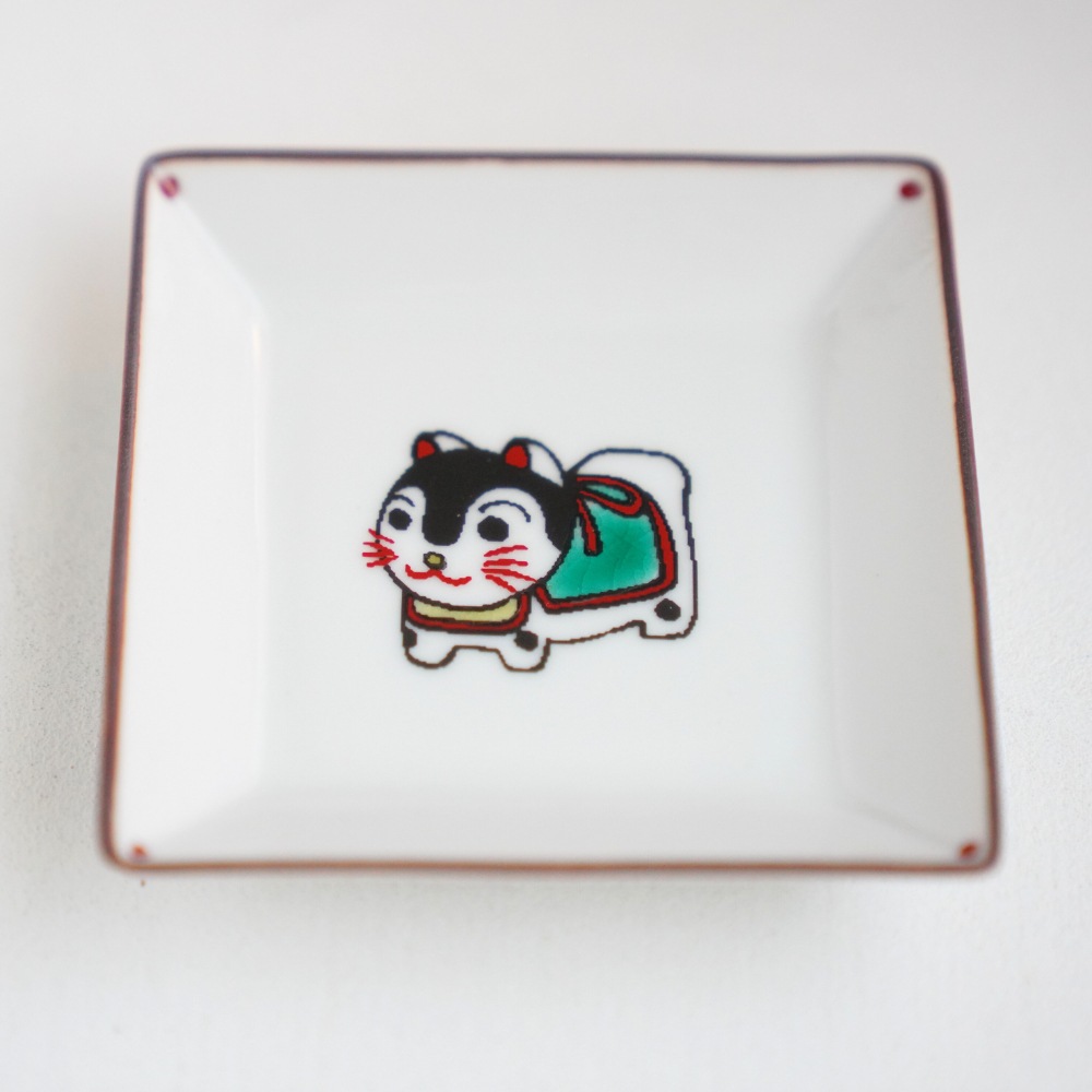 双鳩窯 九谷焼 角小皿 寿ぎ（ことほぎ） こまいぬ｜ 四季折々の