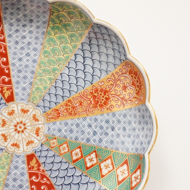 波佐見焼　菊割花地紋　5号取皿