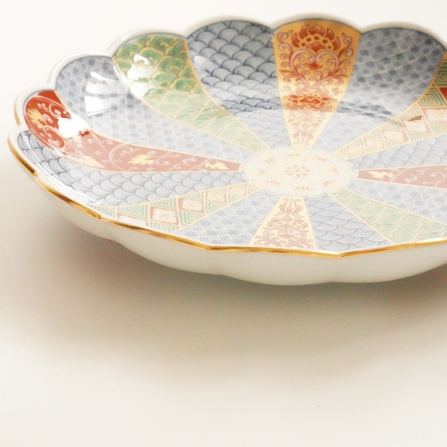 波佐見焼　菊割花地紋　5号取皿