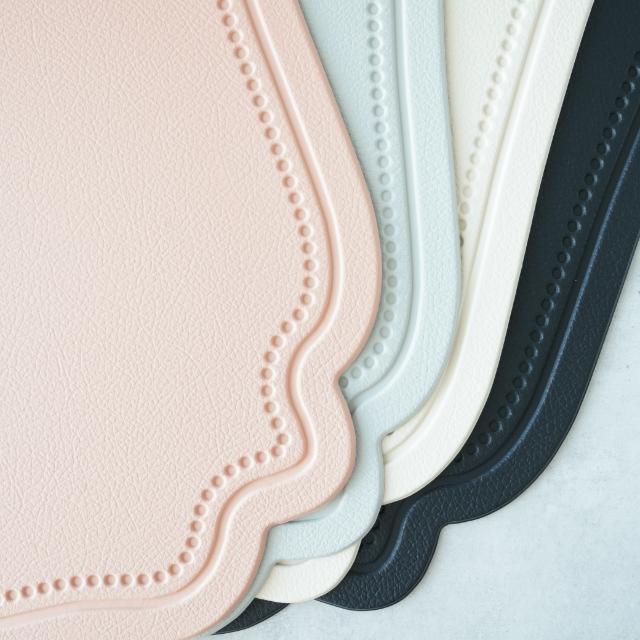 エンボスフルールランチョンマット　ベージュ