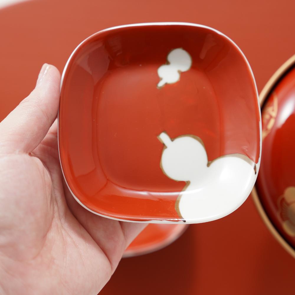 波佐見焼 赤竹文 スクエアプレート小｜ 四季折々のおしゃれな和食器