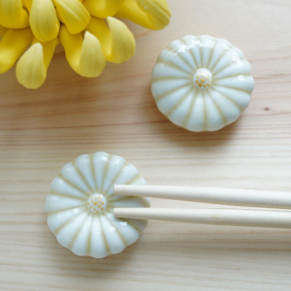 【陶器市】波佐見焼  菊 箸置き アイボリー 8枚目
