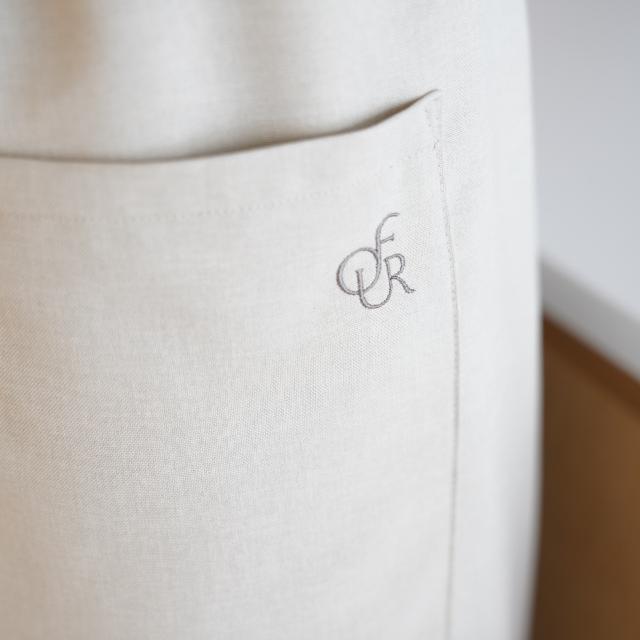 新品✨Christian Dior　刺繍エプロン　タグ付　ホワイト　リボン　希少 リボンエプロン ホワイト×ベージュ FOURGRACEオリジナル ｜ 四季折々の