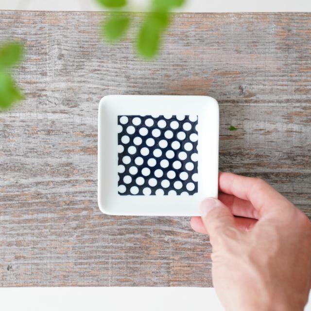 ドット　Ｎ角皿　Ｓ