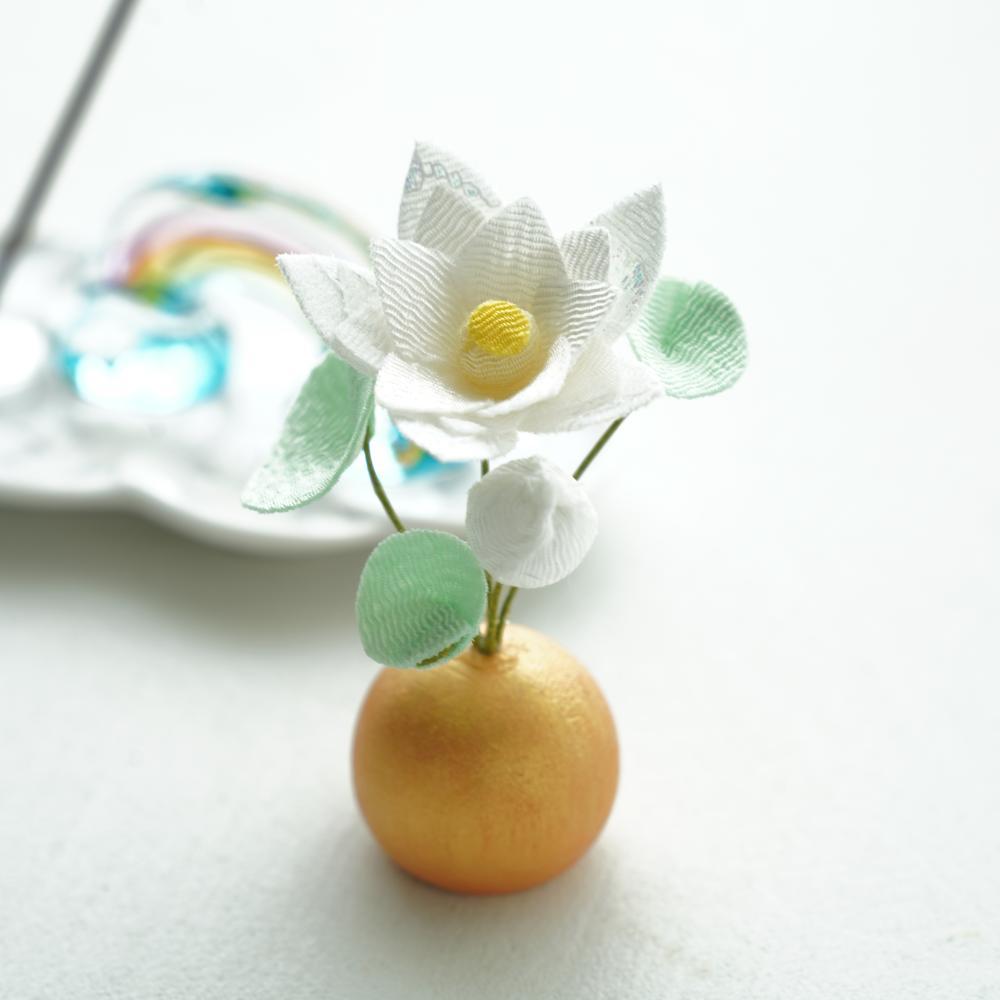 ちりめん白蓮華 ｜ 四季折々のおしゃれな和食器通販サイト FOURGRACE
