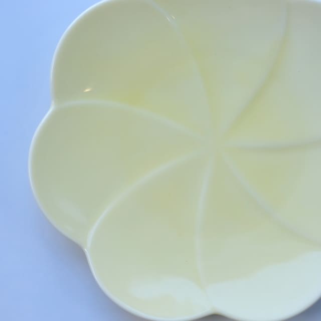 言花  17cm皿 立葵 薄黄