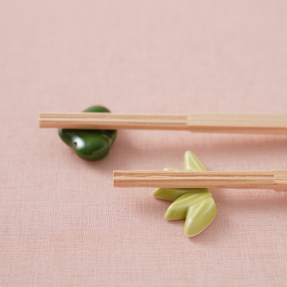 波佐見焼 松竹 ペア箸置｜ 四季折々のおしゃれな和食器通販サイト