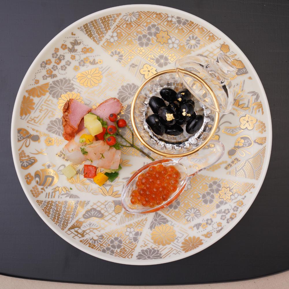 波佐見焼 金菊花菱 7号皿（化粧箱入り）FOURGRACEオリジナル