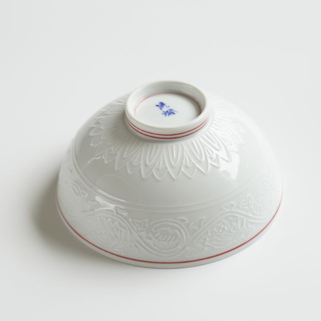 波佐見焼　藤絵唐草彫　飯碗小　（朱）