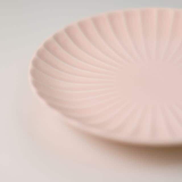 桜色　菊型　丸皿　18ｃｍ　桜色　