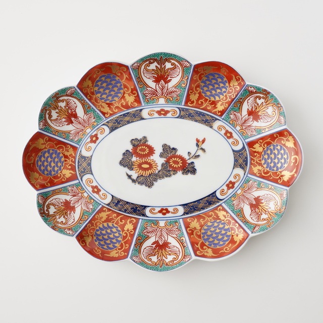 波佐見焼　金彩間取菊紋　19cm楕円皿