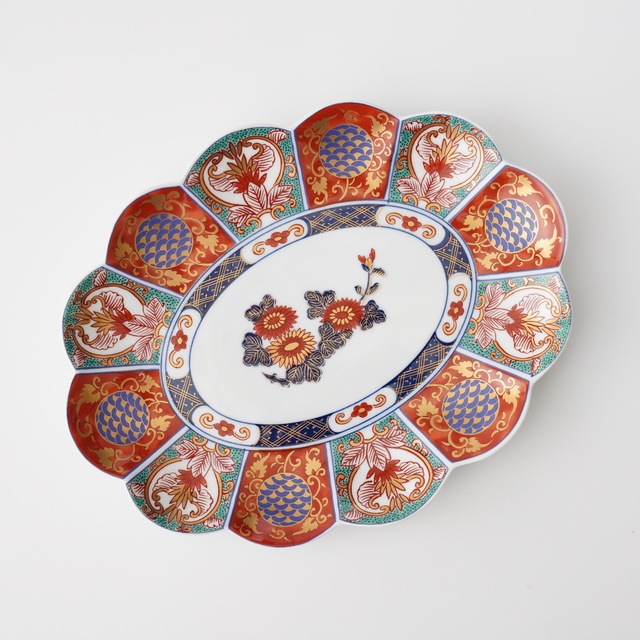 波佐見焼　金彩間取菊紋　19cm楕円皿