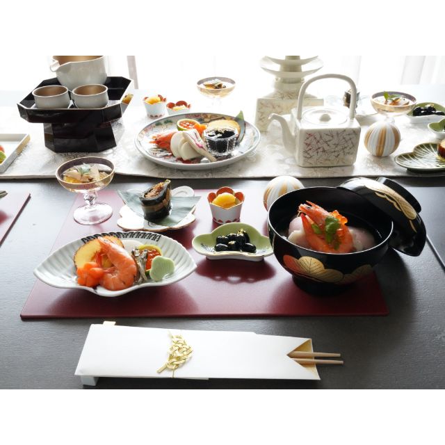 有田焼　錦鶴絵鶴型銘々皿