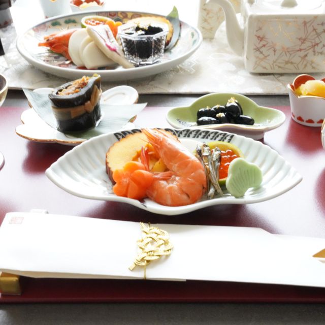 有田焼　錦鶴絵鶴型銘々皿