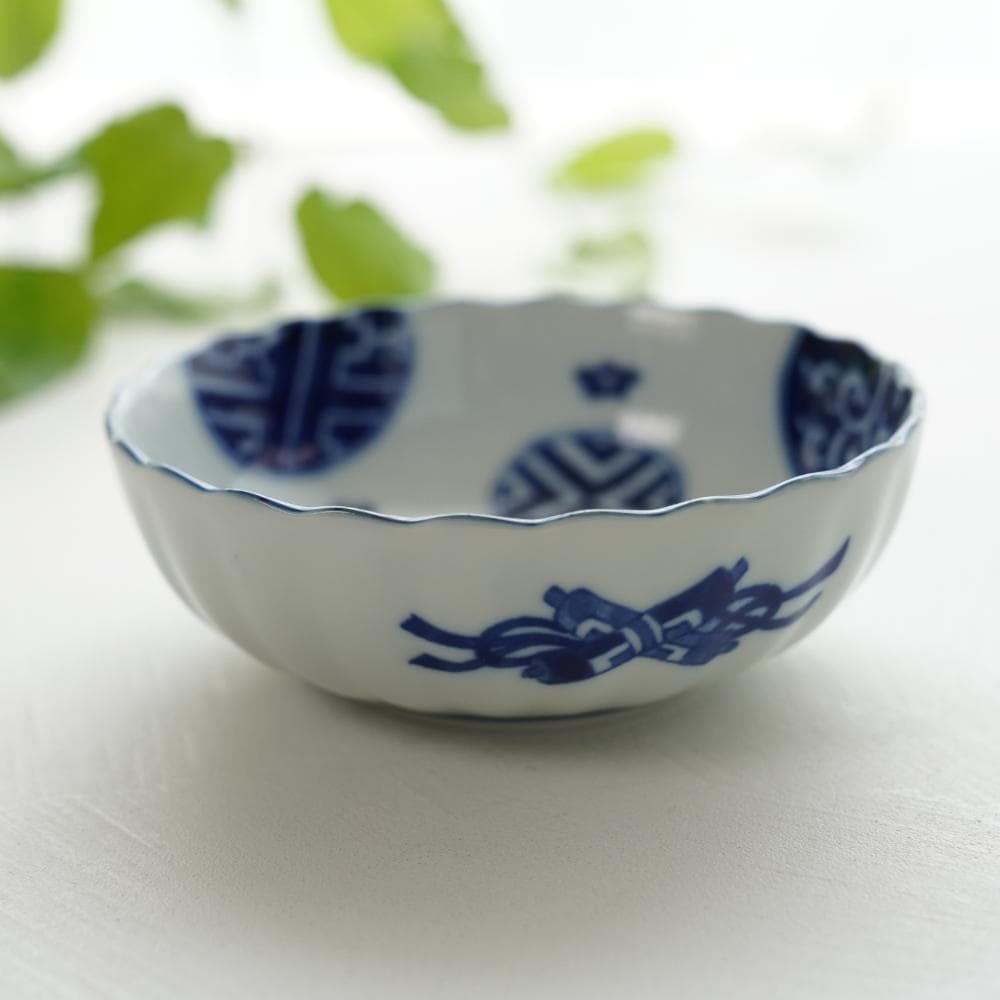 藍丸紋菊形6.8鉢 ｜ 四季折々のおしゃれな和食器通販サイト FOURGRACE