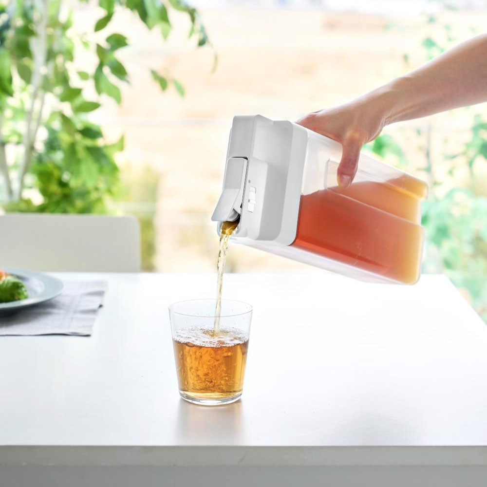 倒して置けてそのまま注げる冷水筒 タワー 2.2L ホワイト