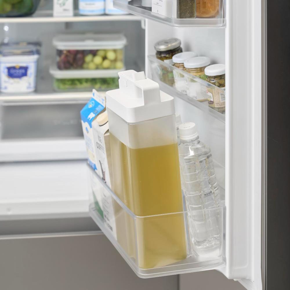 倒して置けてそのまま注げる冷水筒 タワー 2.2L ホワイト