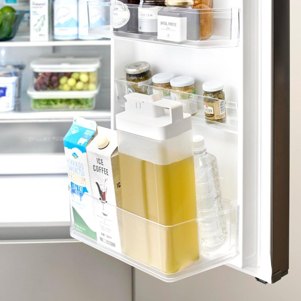 倒して置けてそのまま注げる冷水筒 タワー 2.2L ホワイト
