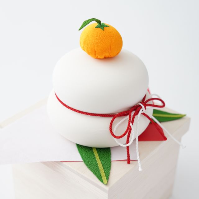 京ちりめん橙付き　とうきの鏡餅飾り 大（木箱タイプ）日本製