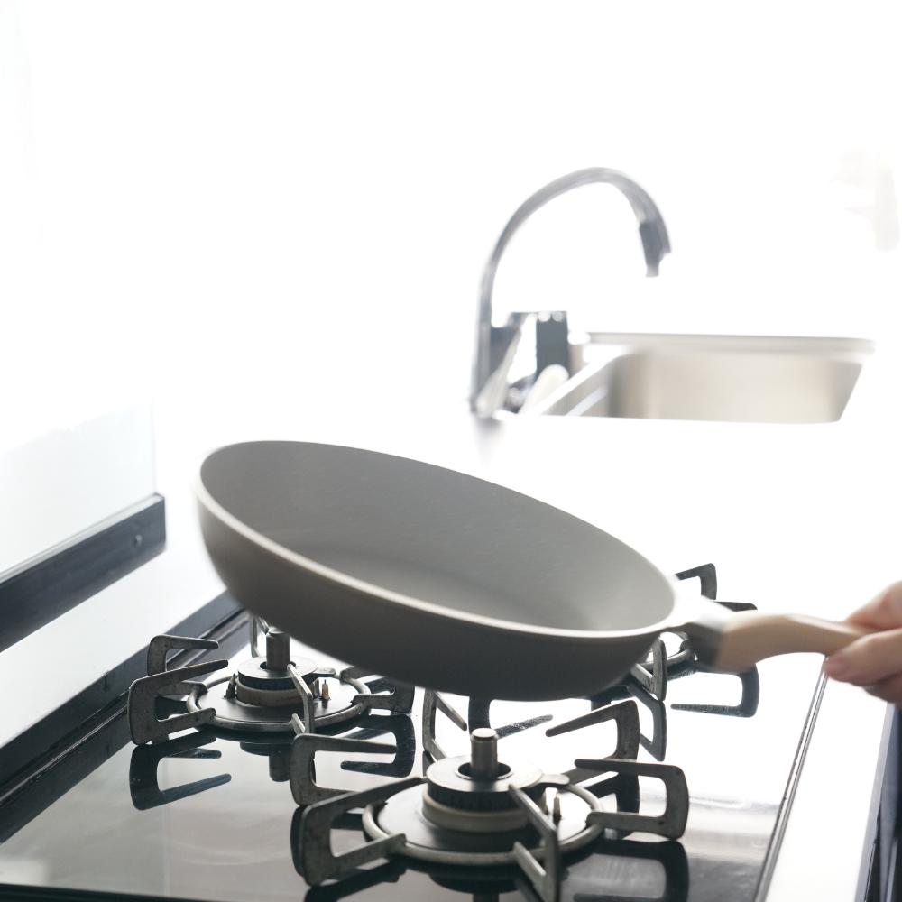 軽いフライパン エア 28cm 深型 IH対応