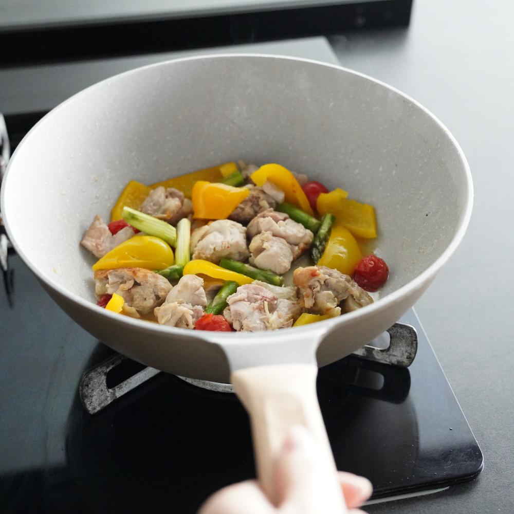 軽いフライパン エア 28cm 深型 IH対応