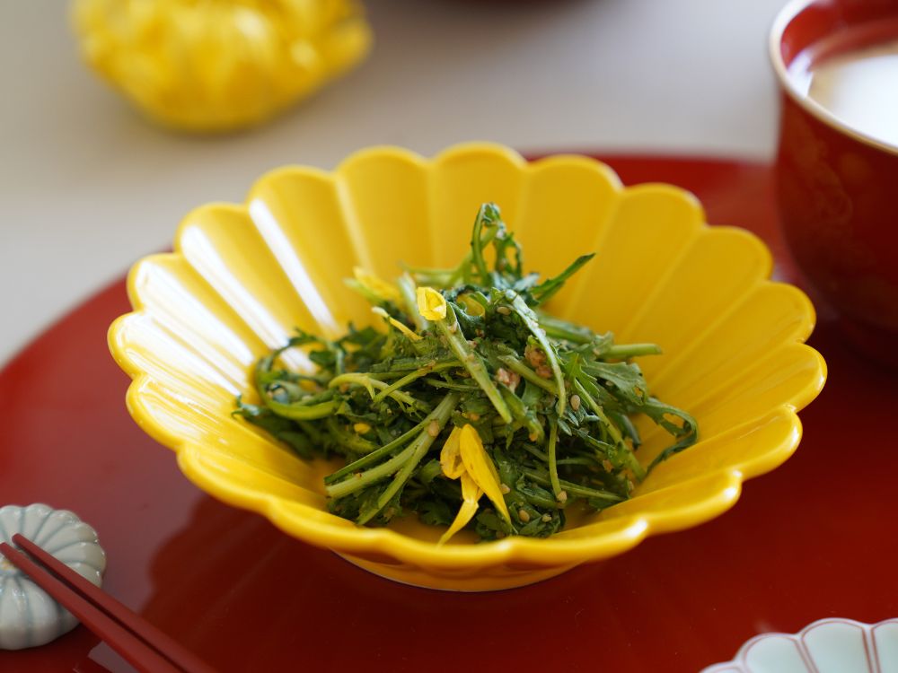 波佐見焼 見込木の葉 菊彫浅鉢｜ 四季折々のおしゃれな和食器通販