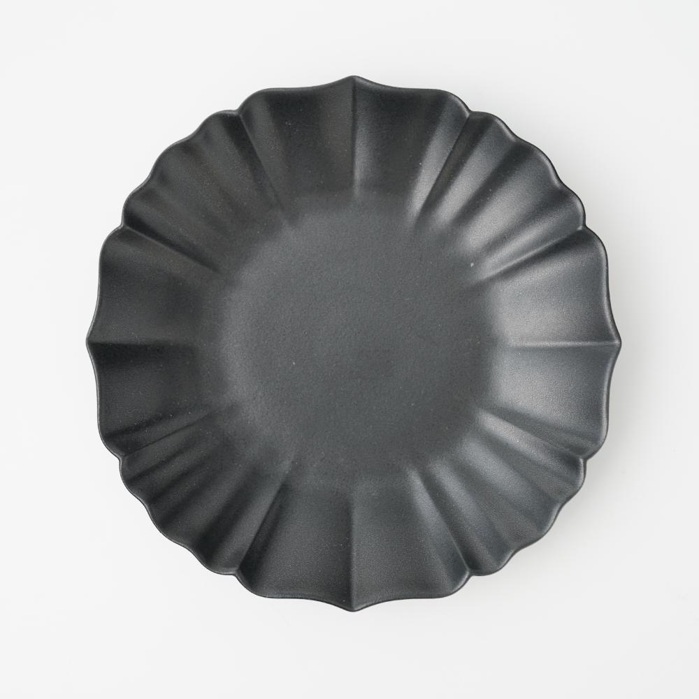 稜花１８㎝丸皿（墨）