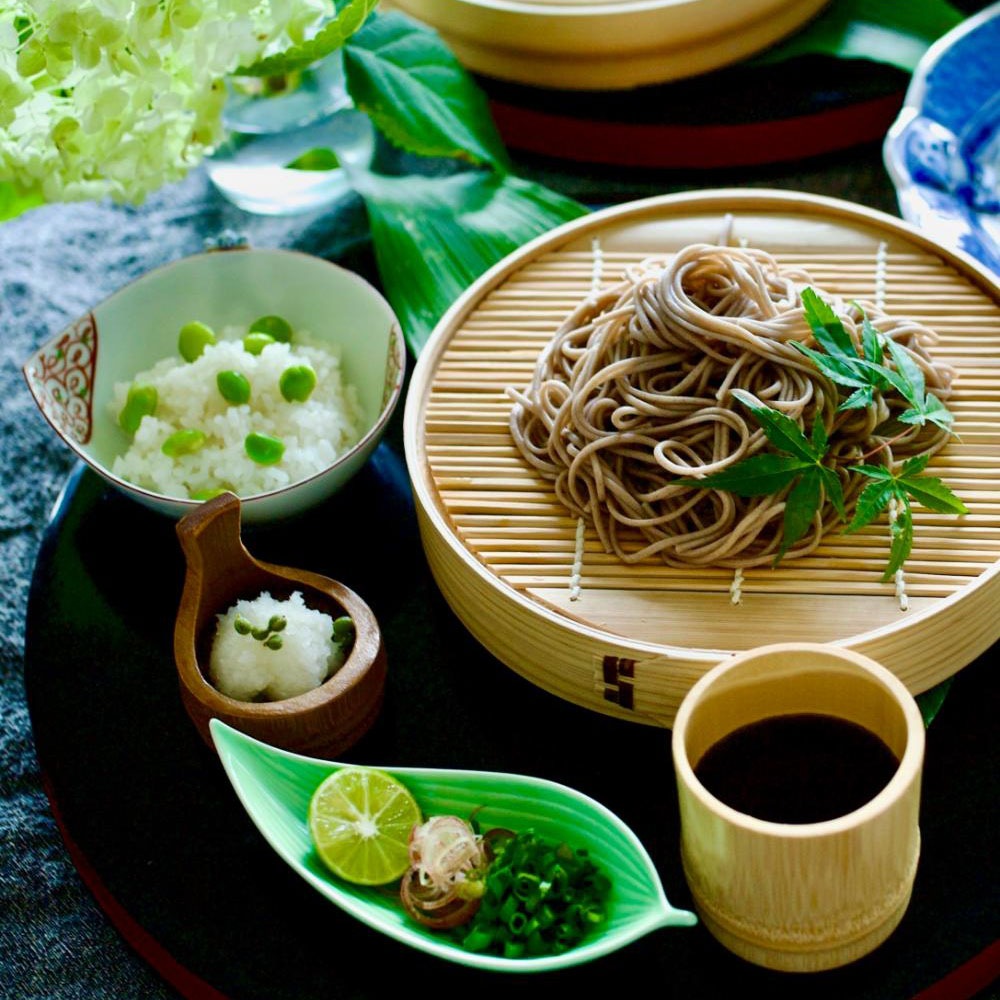 笹型小鉢 萌黄｜ 四季折々のおしゃれな和食器通販サイト FOURGRACE