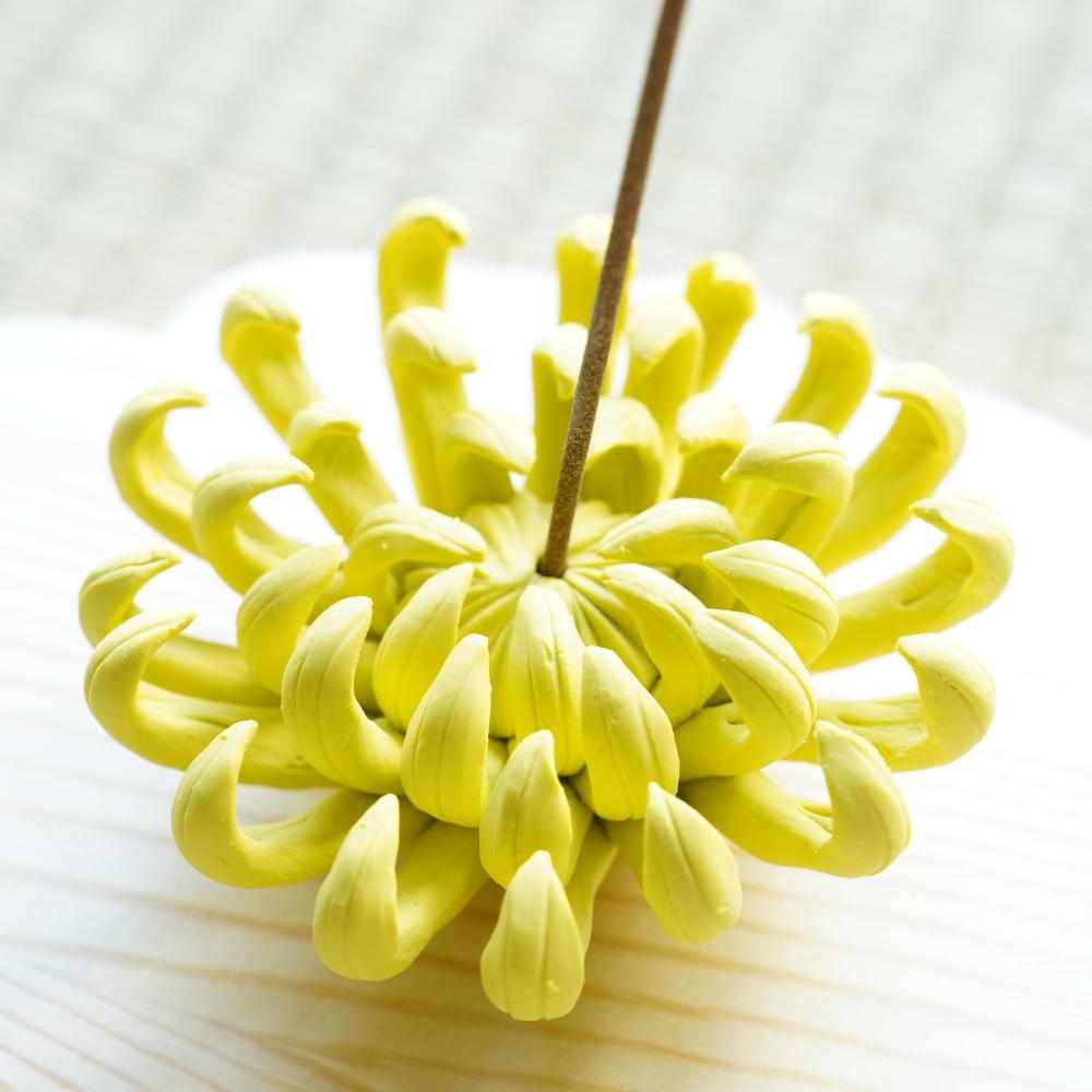 陶器の菊飾り(お香立て)からし色｜ 四季折々のおしゃれな和食器通販