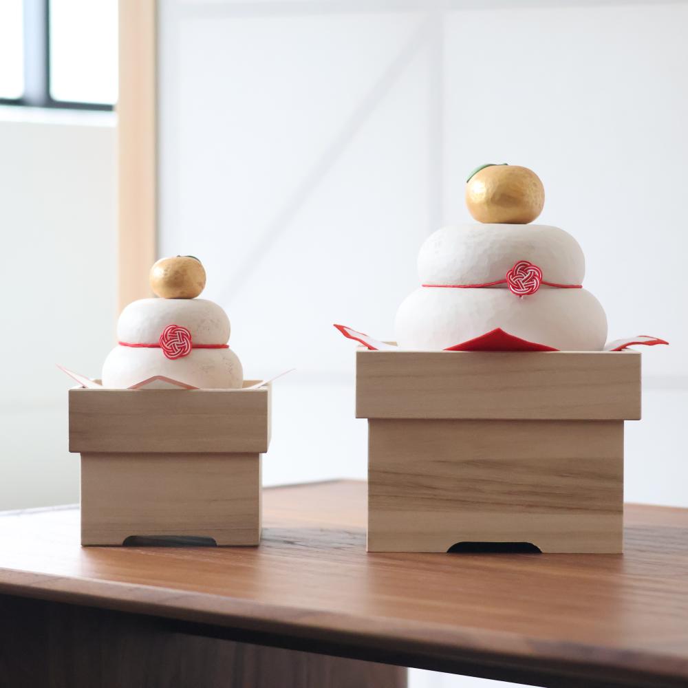 金運祈願の永世木彫り鏡餅 小｜ 四季折々のおしゃれな和食器通販サイト