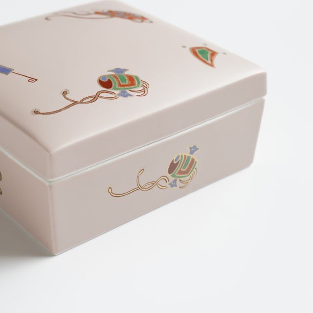 有田焼　宝尽くし　角蓋物　セラマット　ピンク