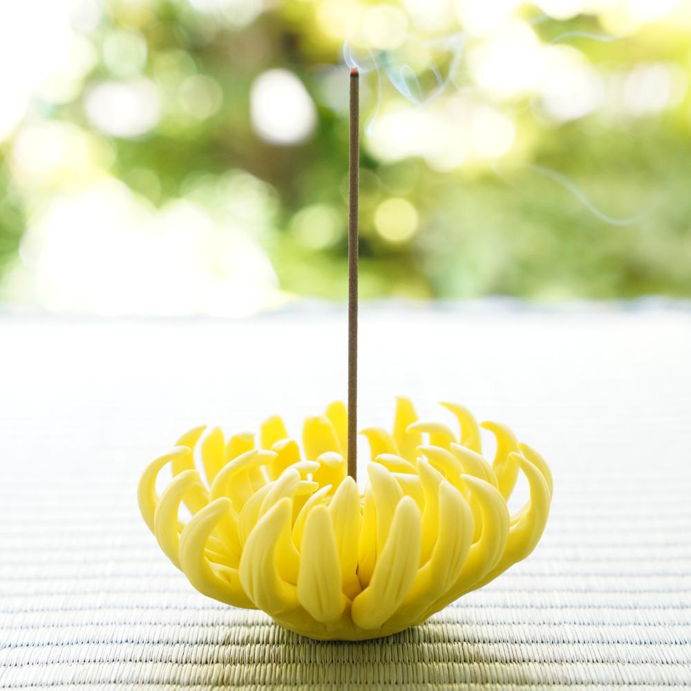 陶器の菊飾り(お香立て)黄色