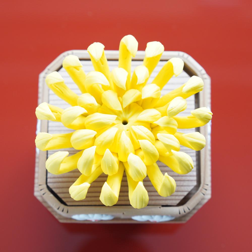 陶芸　手作り陶器　香炉、菊の図柄 陶芸 手作り陶器 香炉、菊の図柄