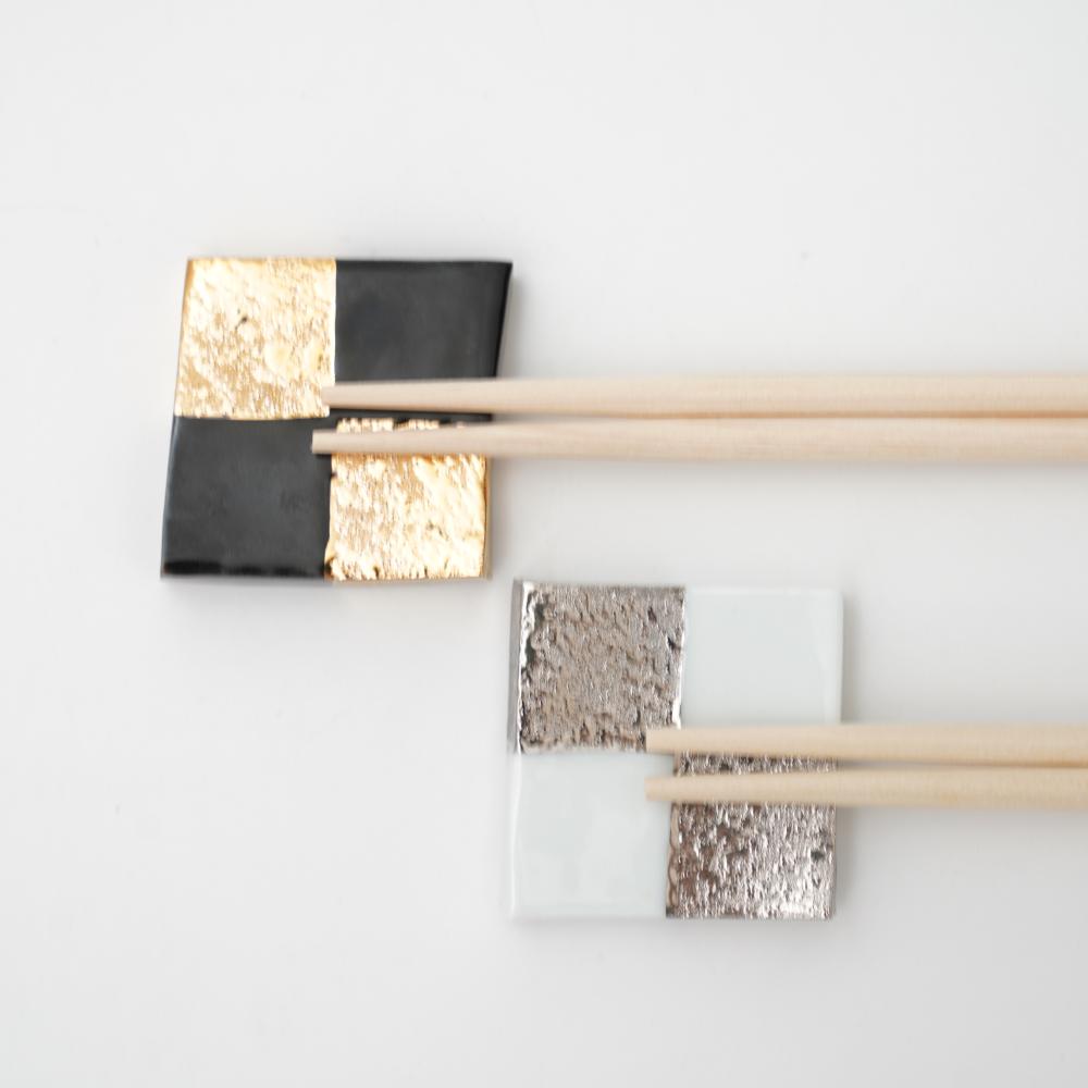 4.5㎝角箸置き 大 黒金市松 ｜ 四季折々のおしゃれな和食器通販サイト