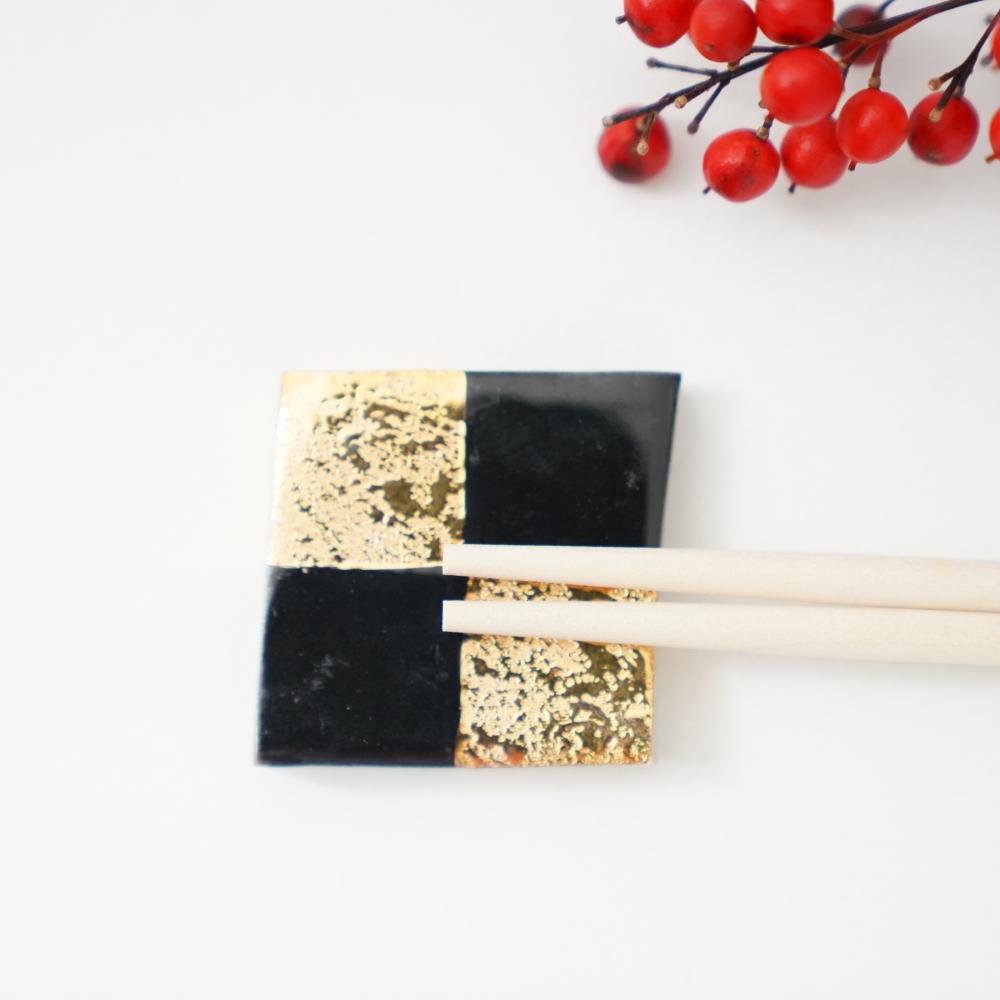 4.5㎝角箸置き 大 黒金市松 ｜ 四季折々のおしゃれな和食器通販サイト