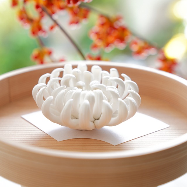 陶器の菊飾り(お香立て) ｜ 四季折々のおしゃれな和食器通販