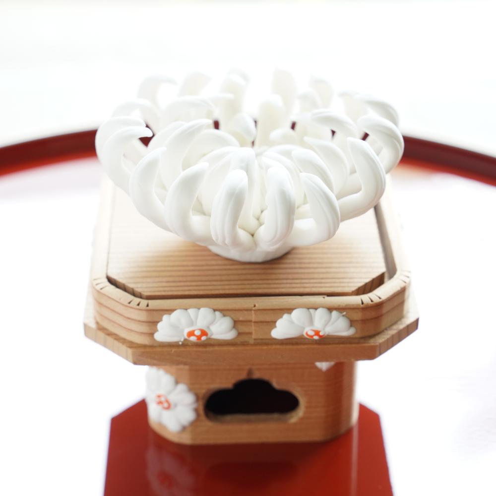 陶器の菊飾り(お香立て)