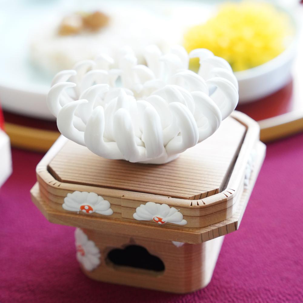 陶器の菊飾り(お香立て)