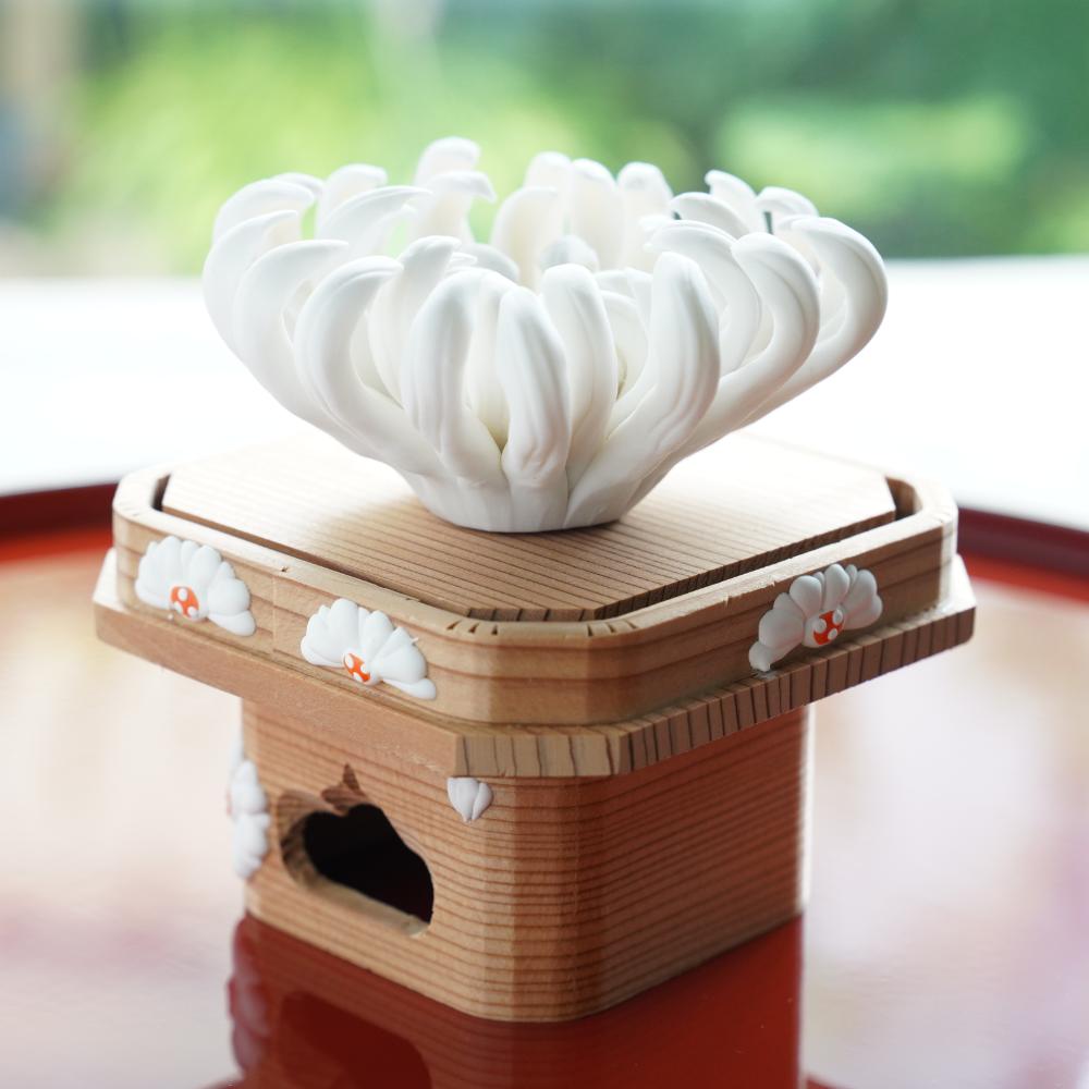 陶器の菊飾り(お香立て)