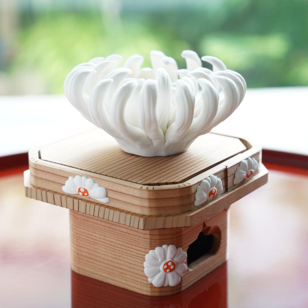 陶器の菊飾り(お香立て)