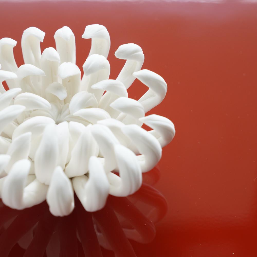 陶器の菊飾り(お香立て)