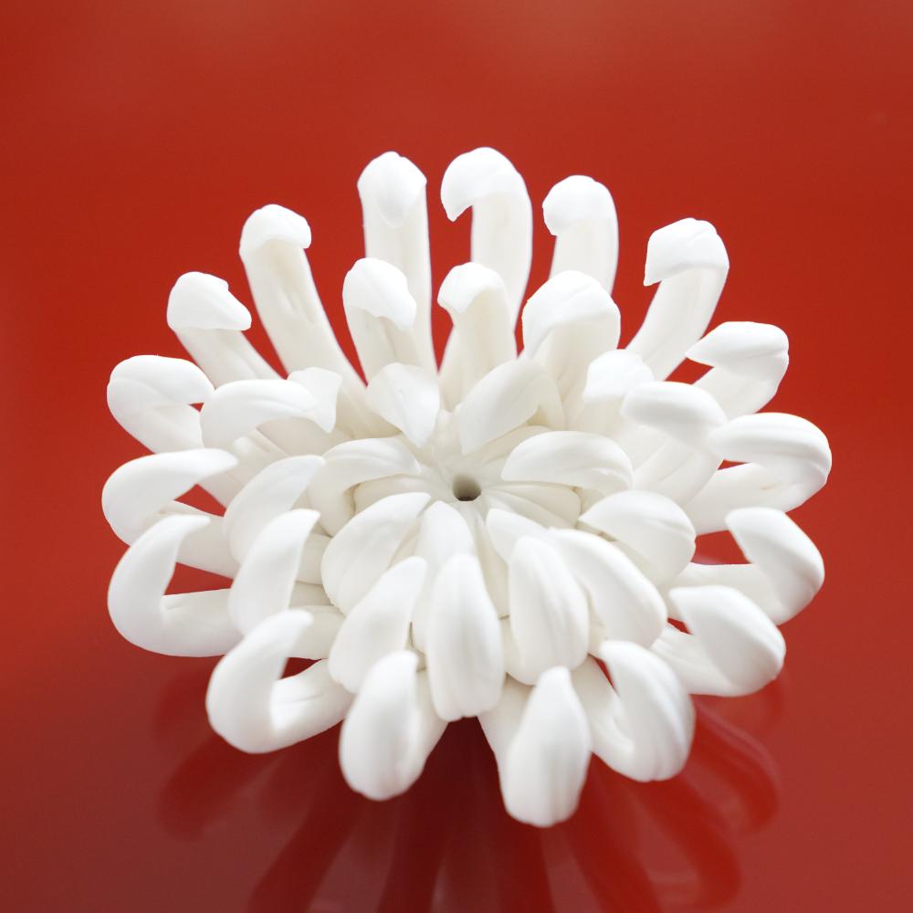 陶器の菊飾り(お香立て)